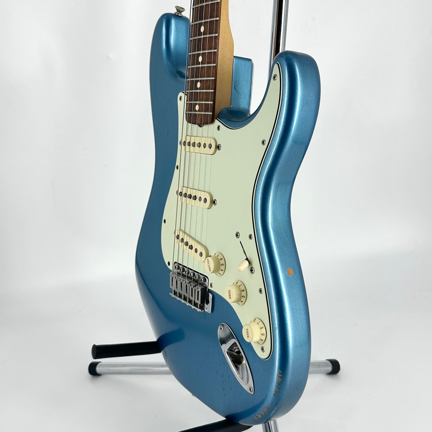2021 Fender Vintera Road Worn 60’s Stratocaster – Lake Placid Blue