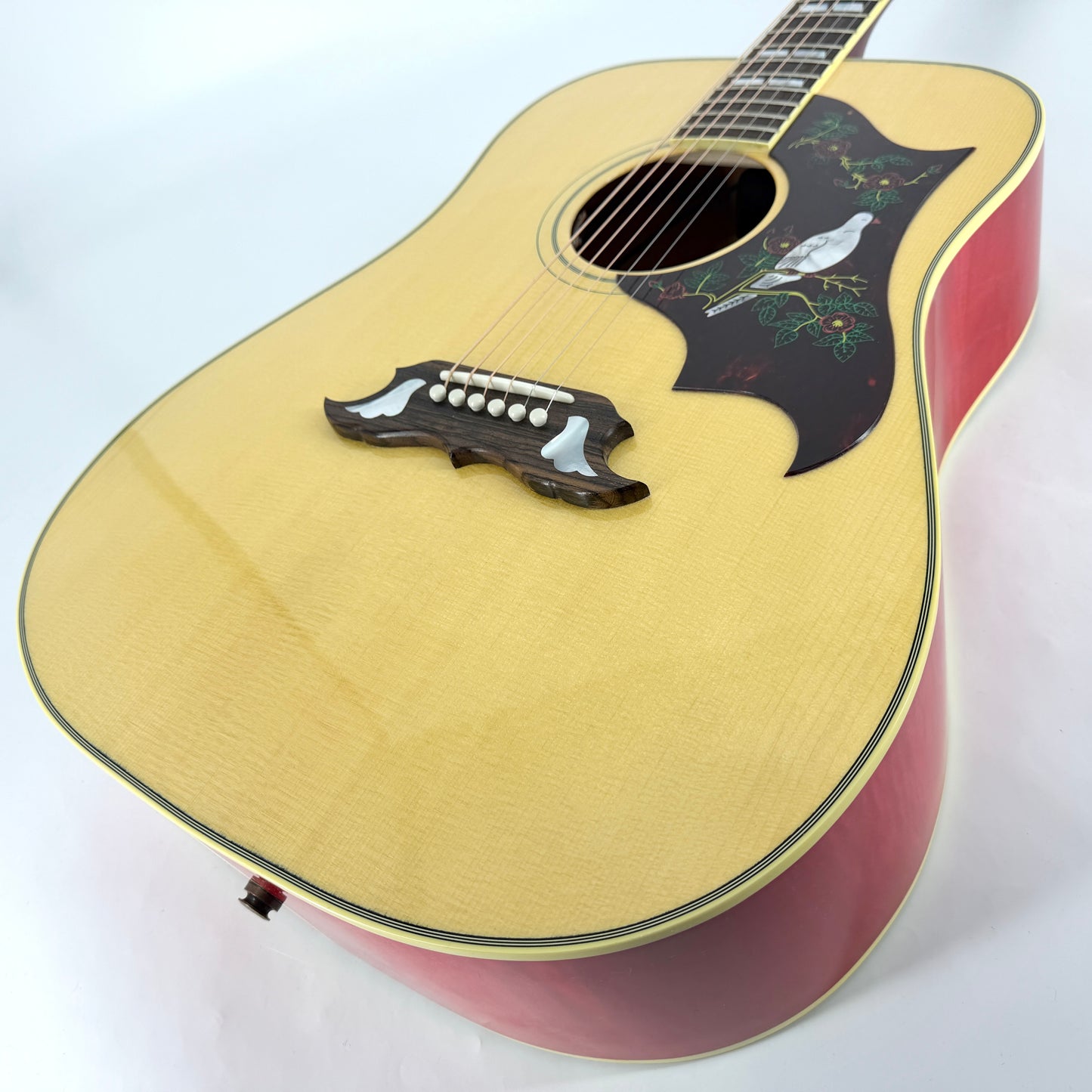 2024 Gibson Dove - Antique Natural