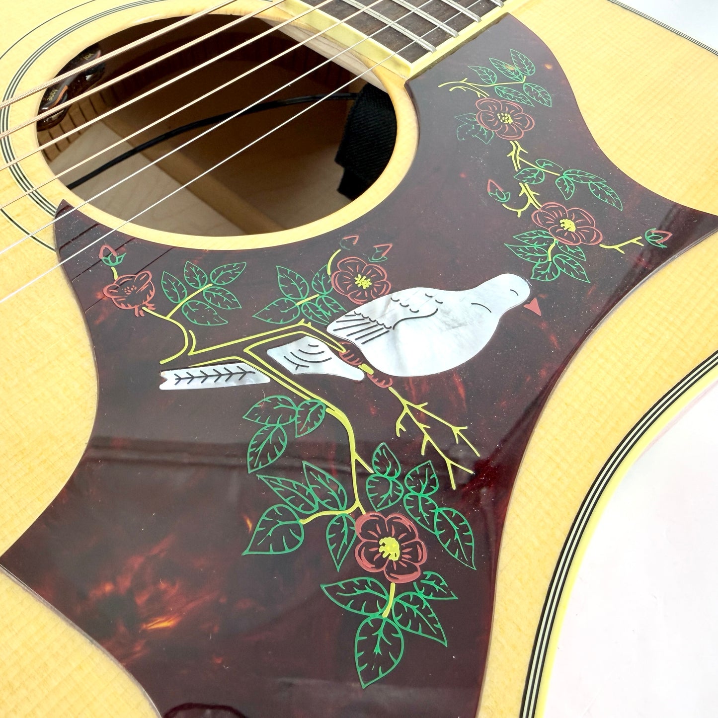 2024 Gibson Dove - Antique Natural