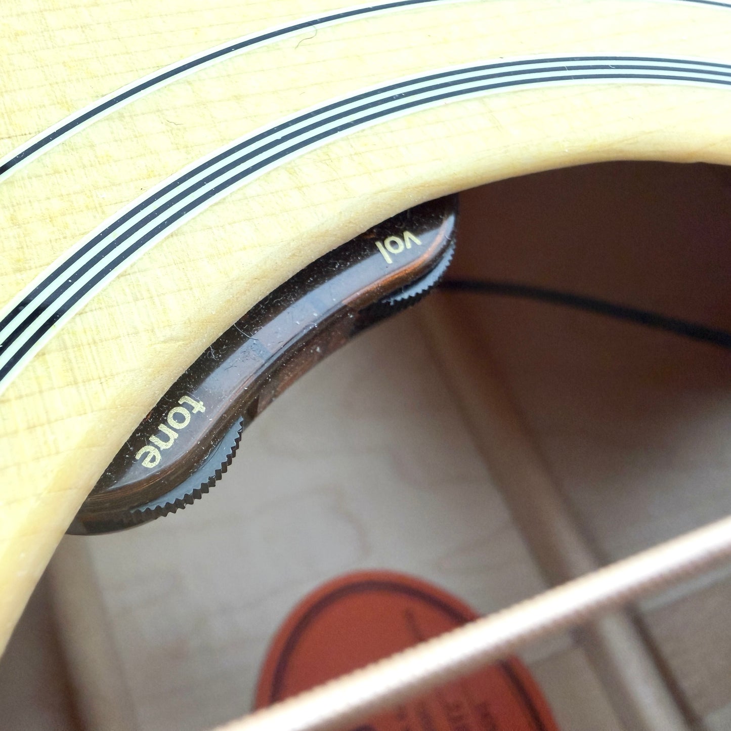 2024 Gibson Dove - Antique Natural