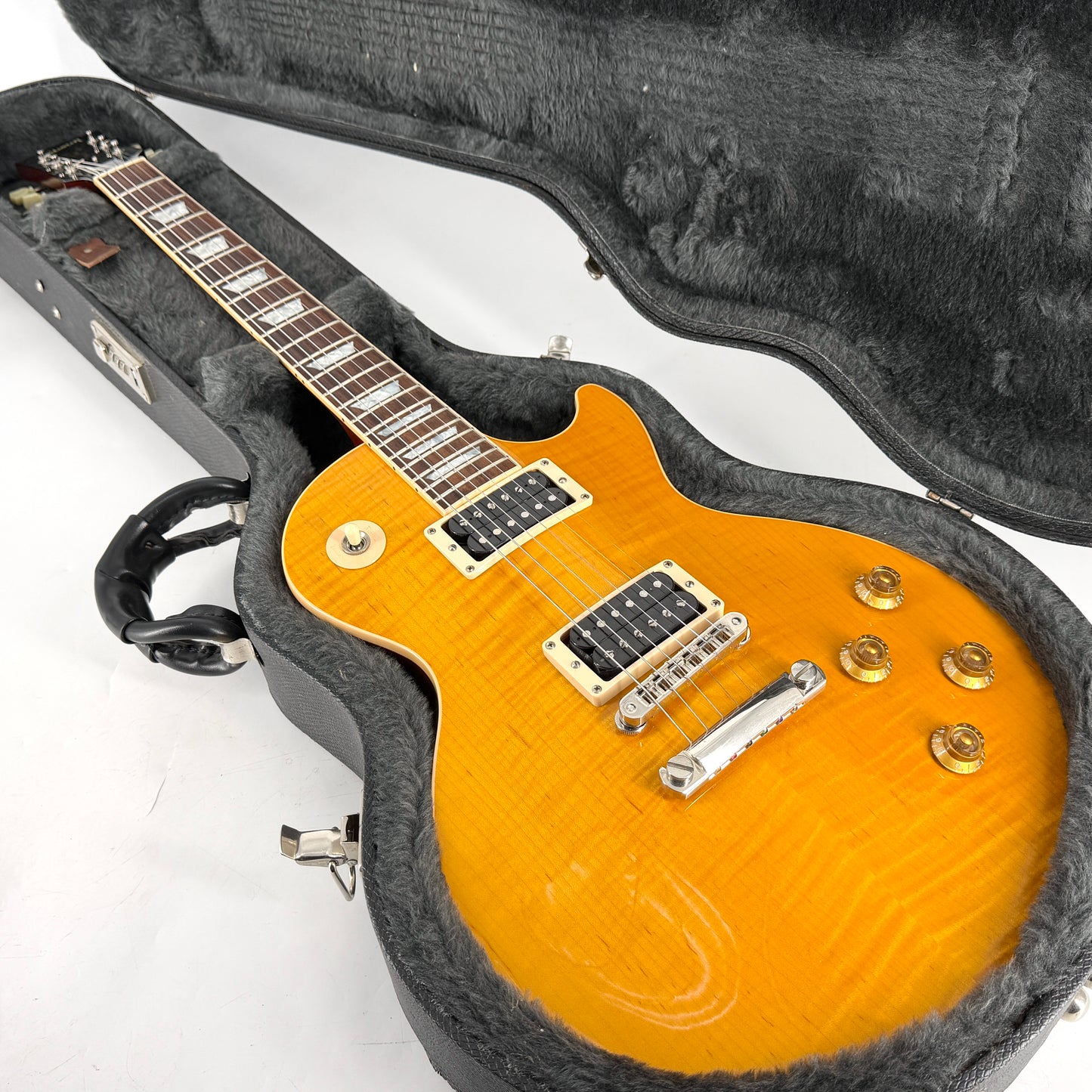 2002 Gibson Les Paul Standard – Amber