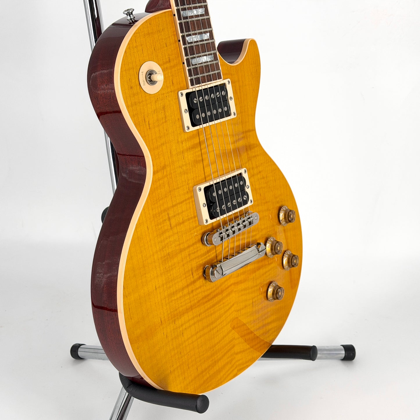 2002 Gibson Les Paul Standard – Amber