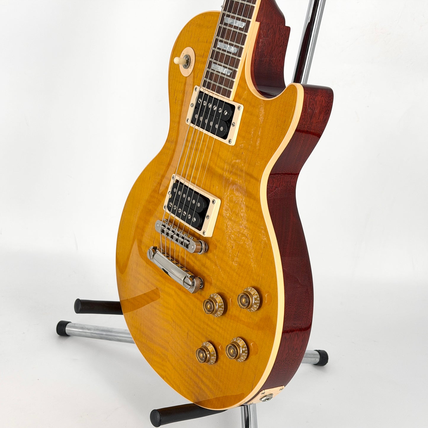 2002 Gibson Les Paul Standard – Amber