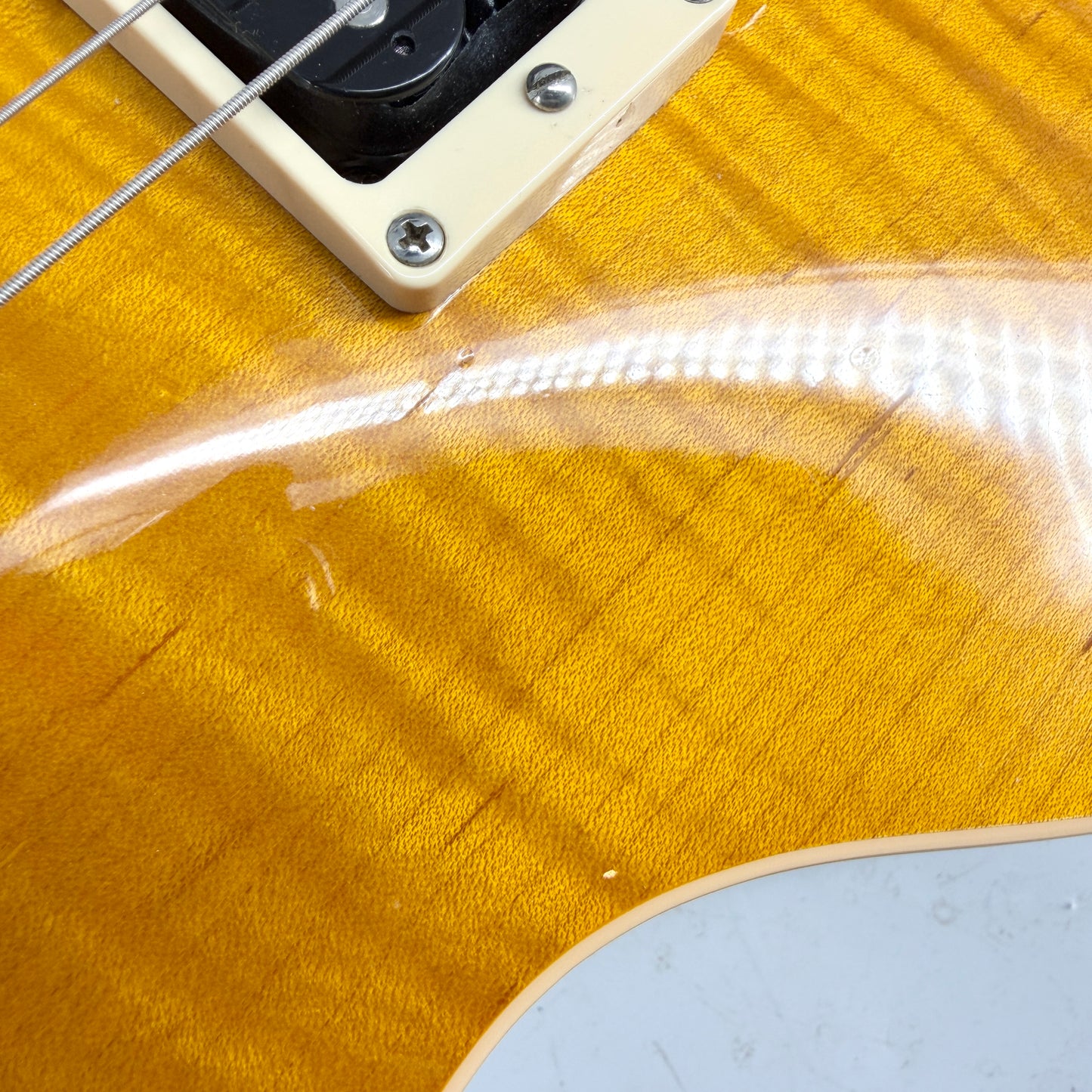 2002 Gibson Les Paul Standard – Amber