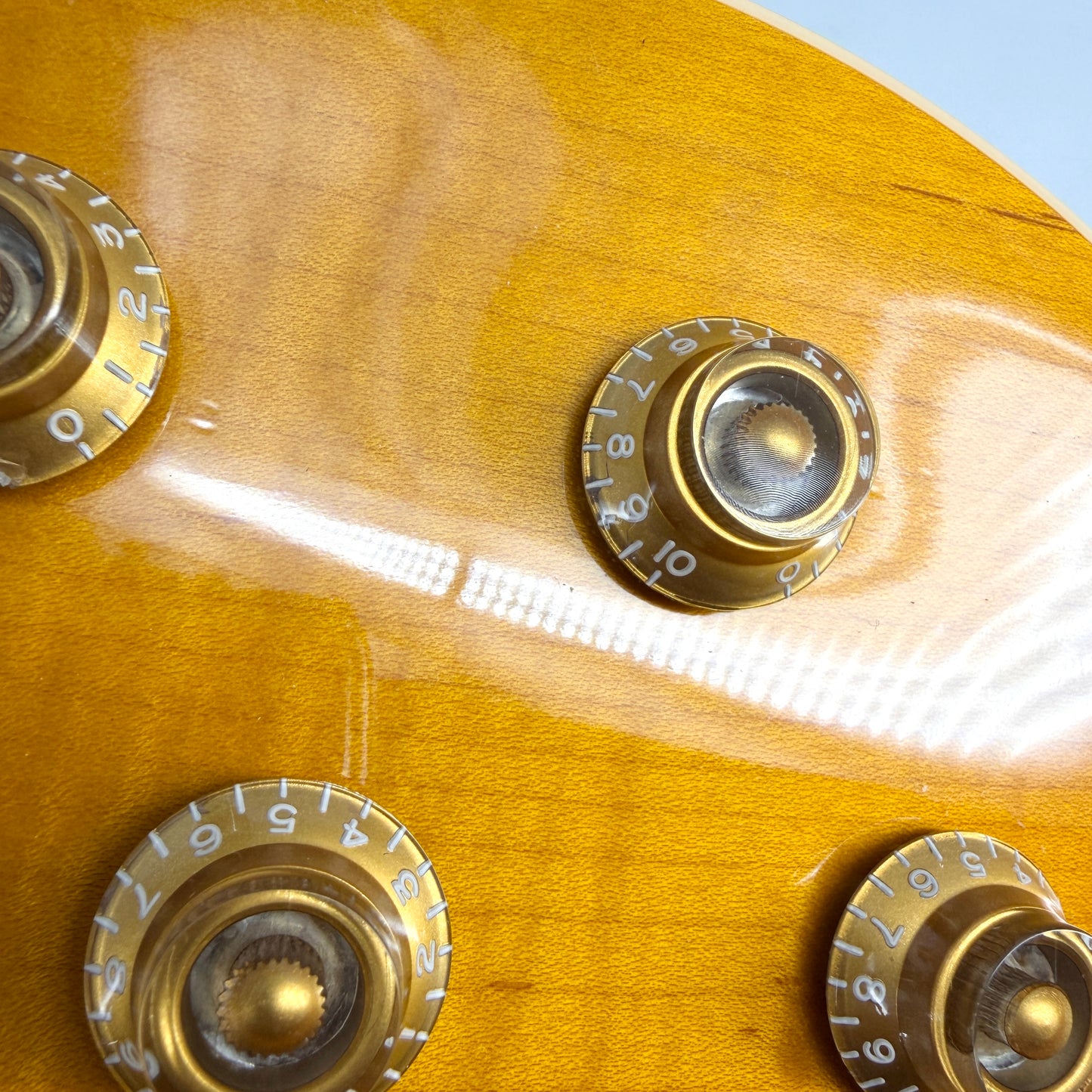 2002 Gibson Les Paul Standard – Amber