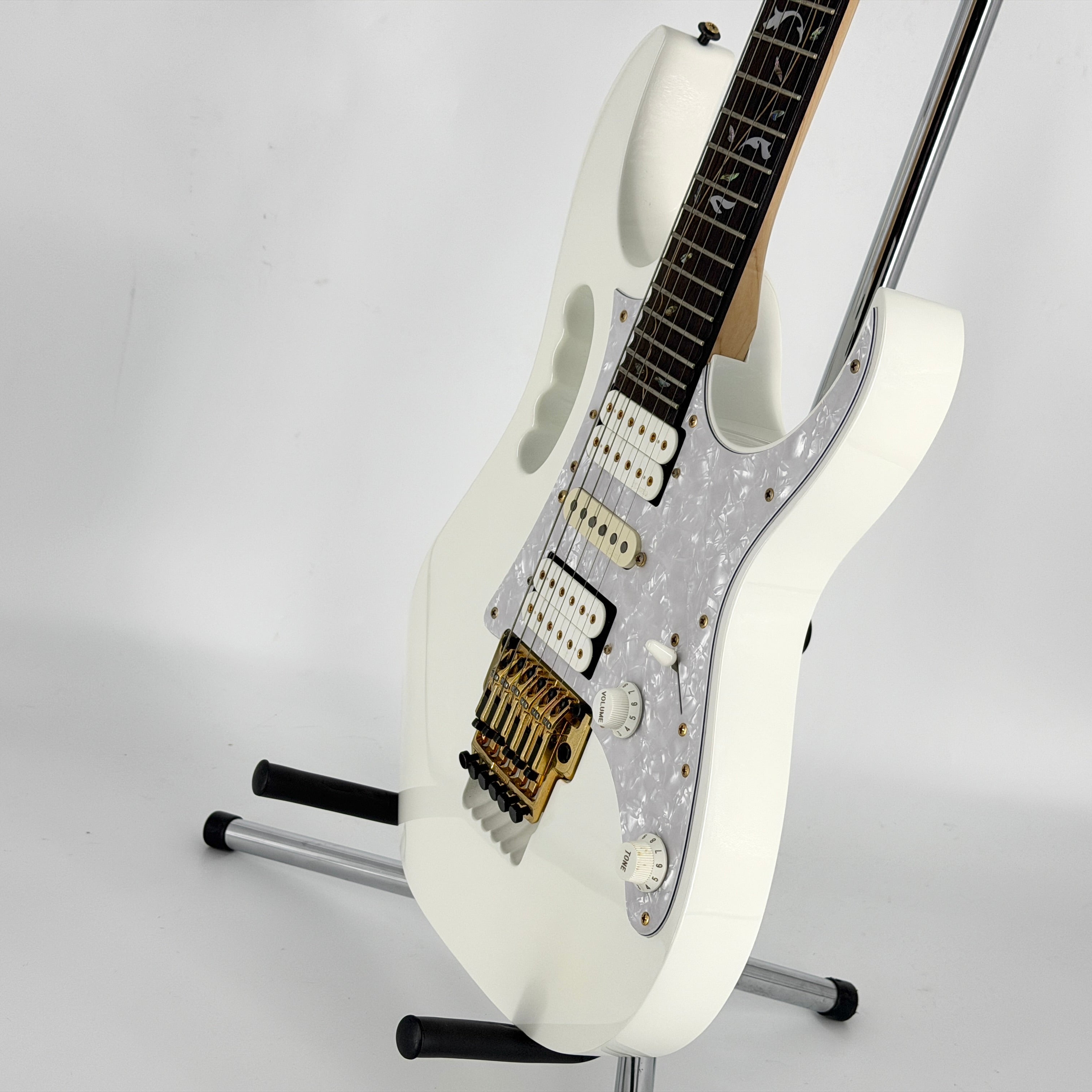 2004 Ibanez JEM7V Steve Vai Signature - White – Jordan Guitars