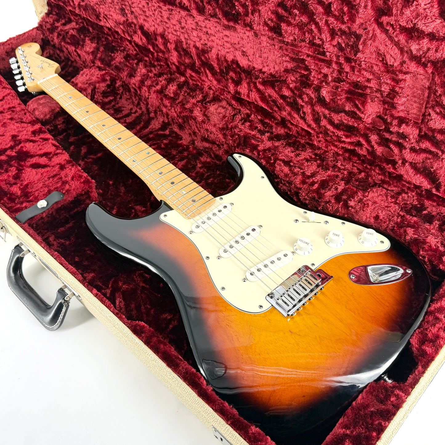 2011 Fender Custom Shop Custom Deluxe Stratocaster - Sunburst