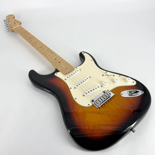 2011 Fender Custom Shop Custom Deluxe Stratocaster - Sunburst