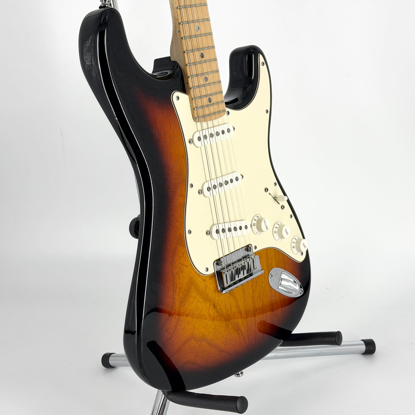 2011 Fender Custom Shop Custom Deluxe Stratocaster - Sunburst