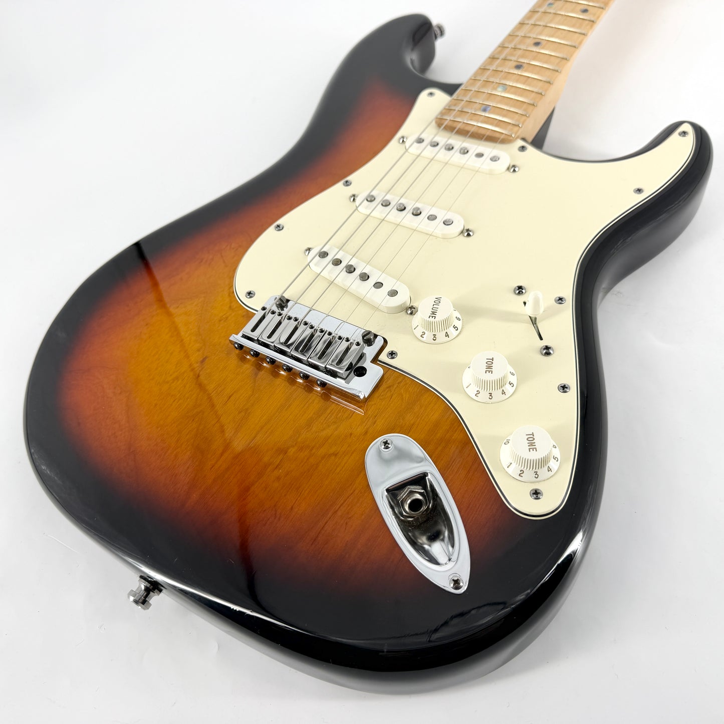 2011 Fender Custom Shop Custom Deluxe Stratocaster - Sunburst