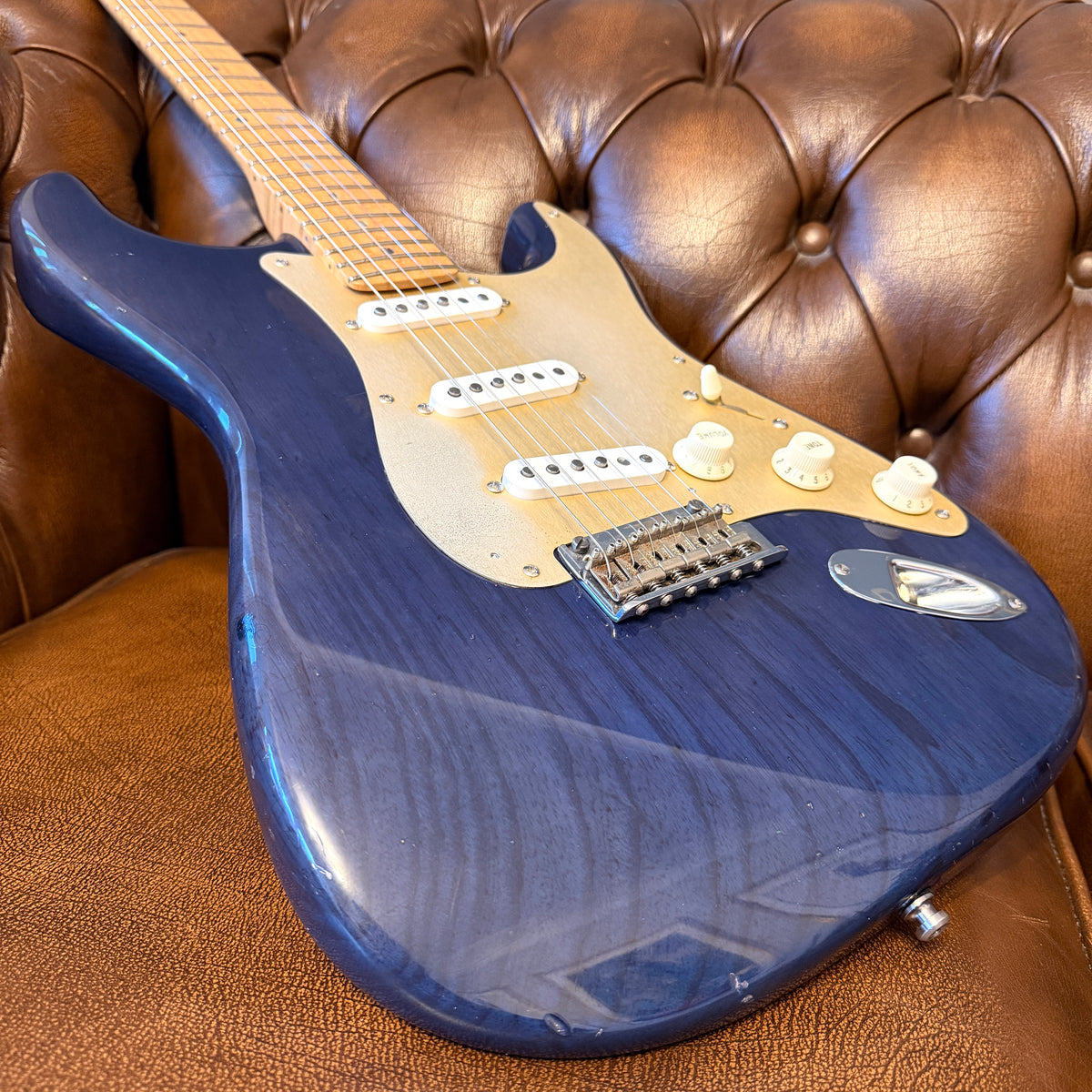 1998 Fender Custom Shop Classic Player Stratocaster NOS – Cobalt Blue