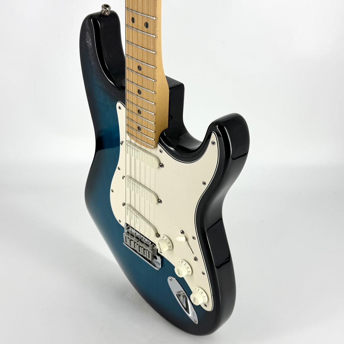 1992 Fender Strat Plus Deluxe Stratocaster – Blue Burst