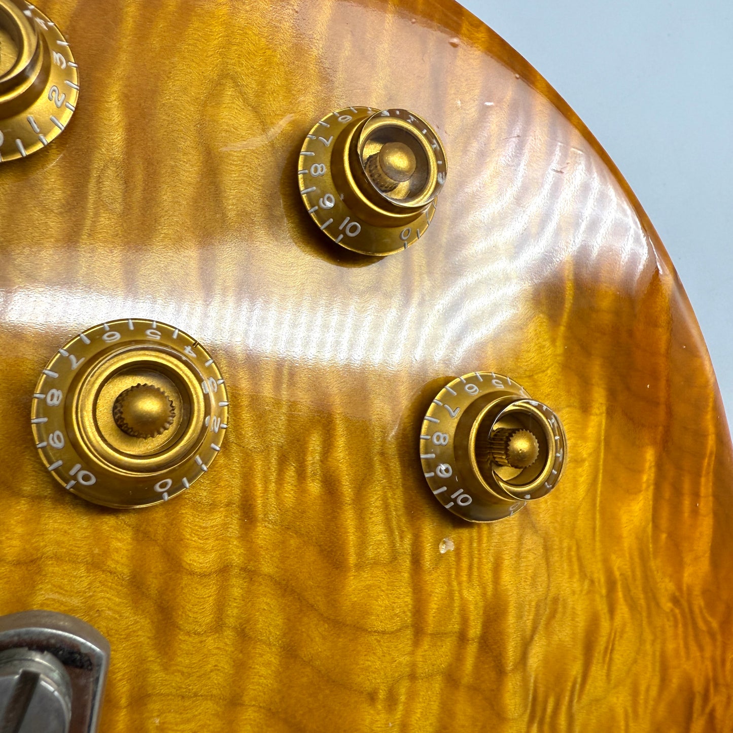 2000 Gibson Gary Moore Signature Les Paul – Lemon Burst