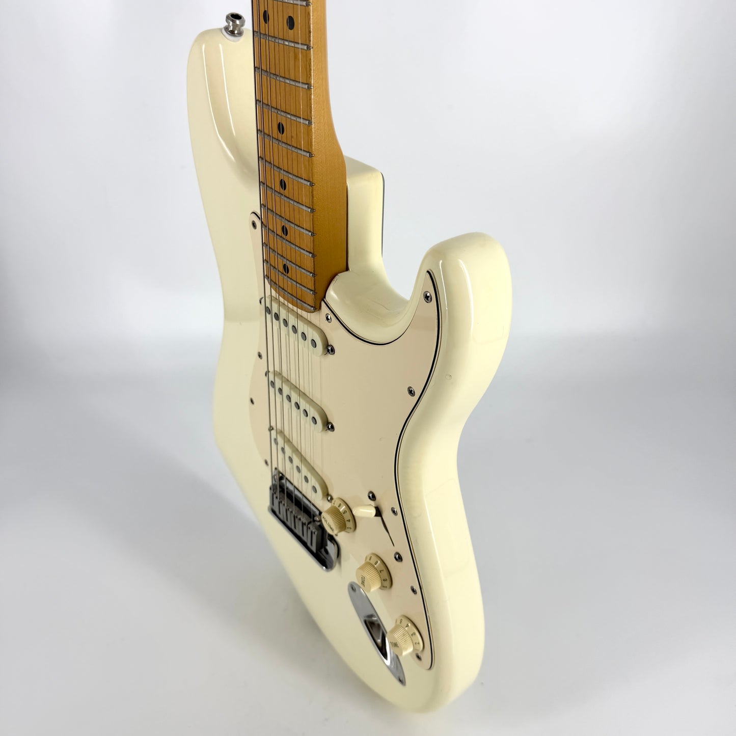 1988 Fender American Standard Stratocaster - Olympic White