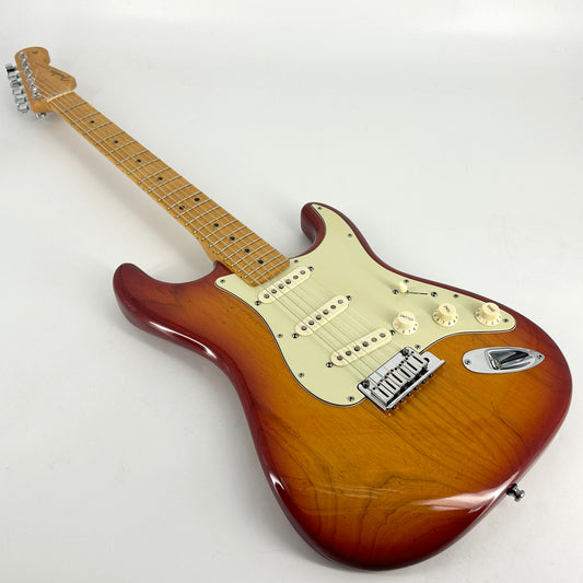 2009 Fender Custom Shop Custom Deluxe Stratocaster - Aged Cherry Sunburst