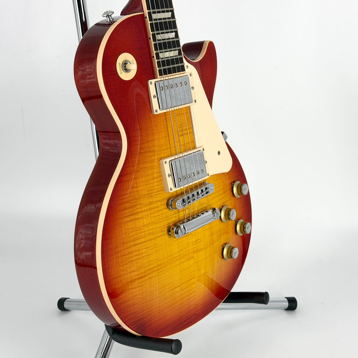 2016 Gibson Les Paul Standard – Cherry Sunburst