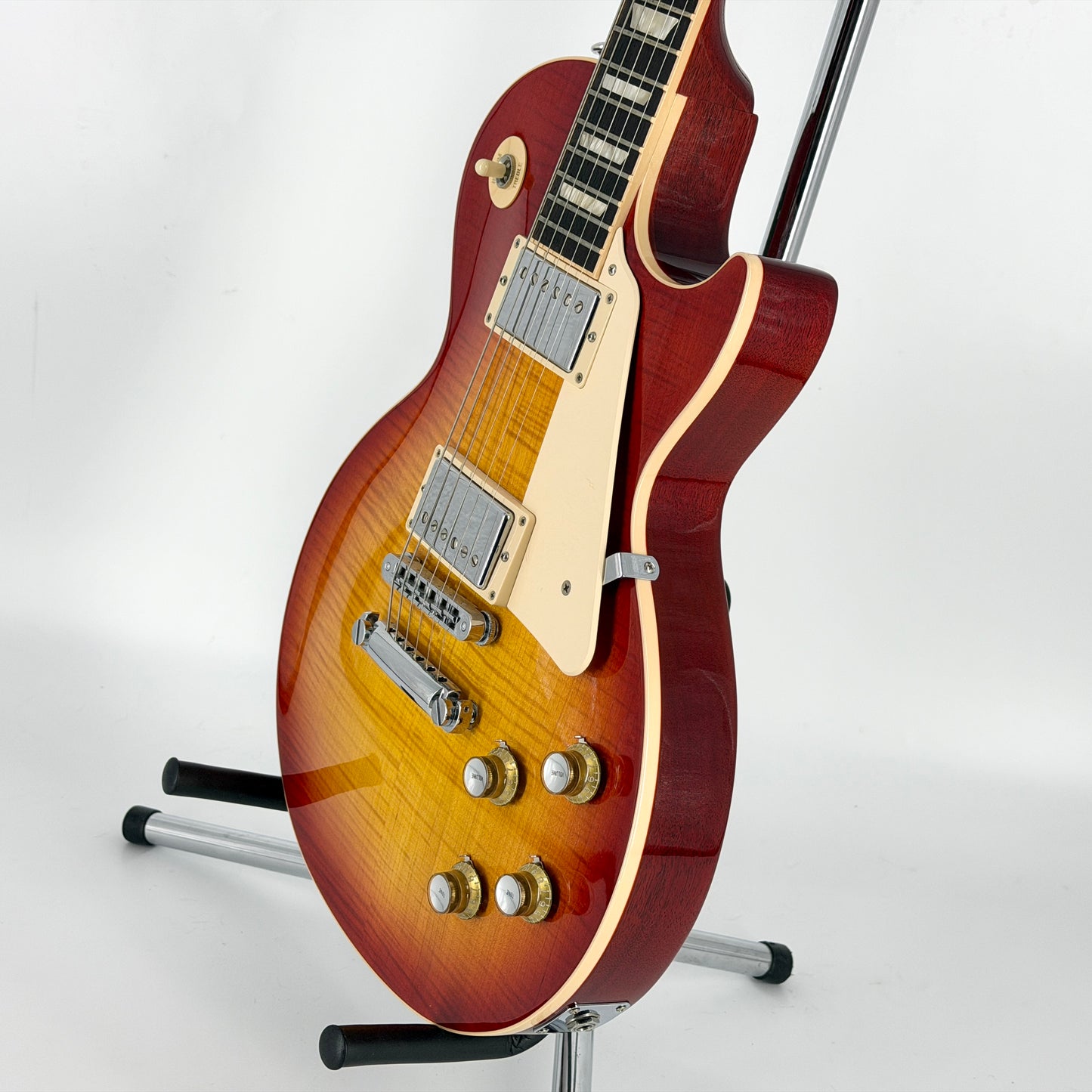 2016 Gibson Les Paul Standard – Cherry Sunburst