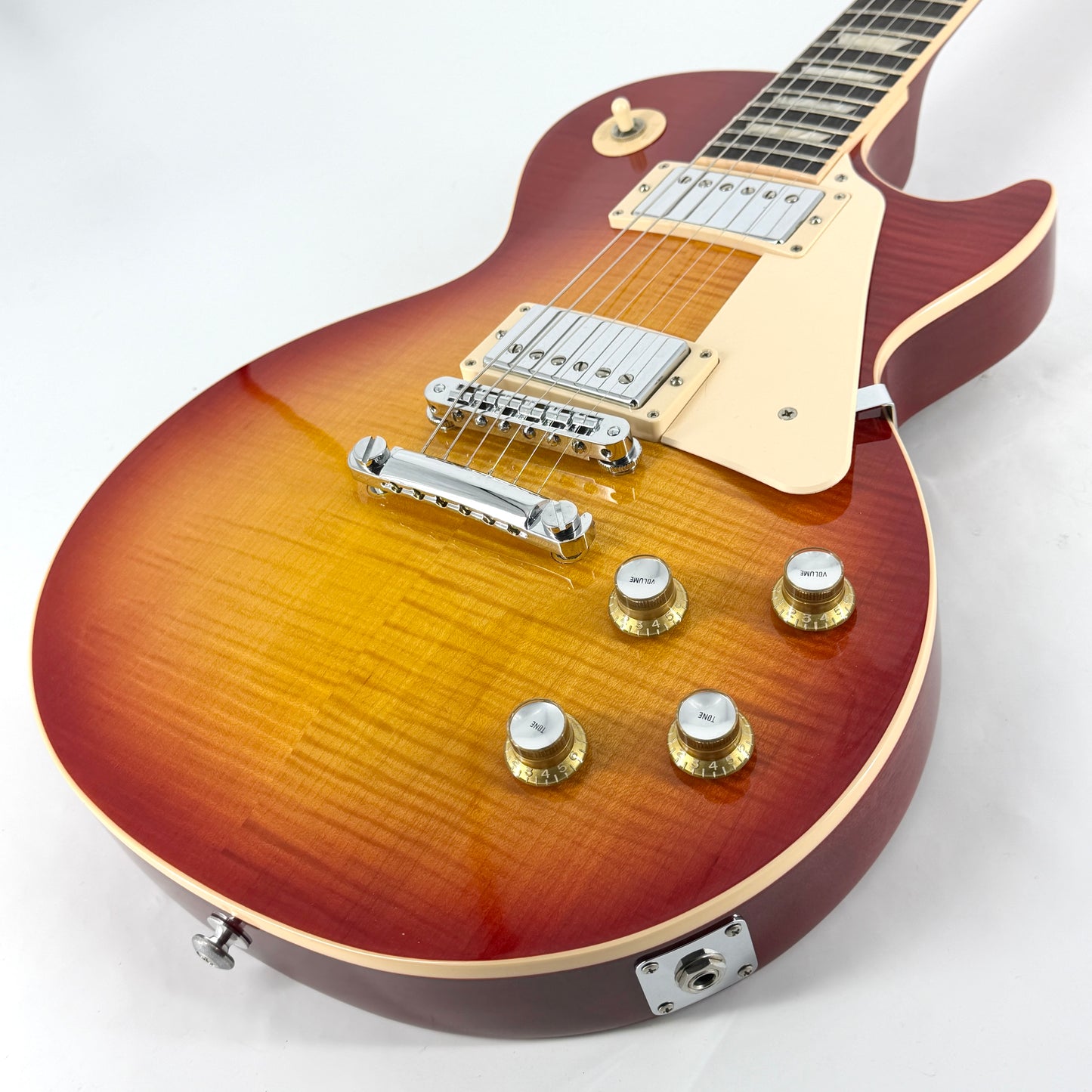 2016 Gibson Les Paul Standard – Cherry Sunburst