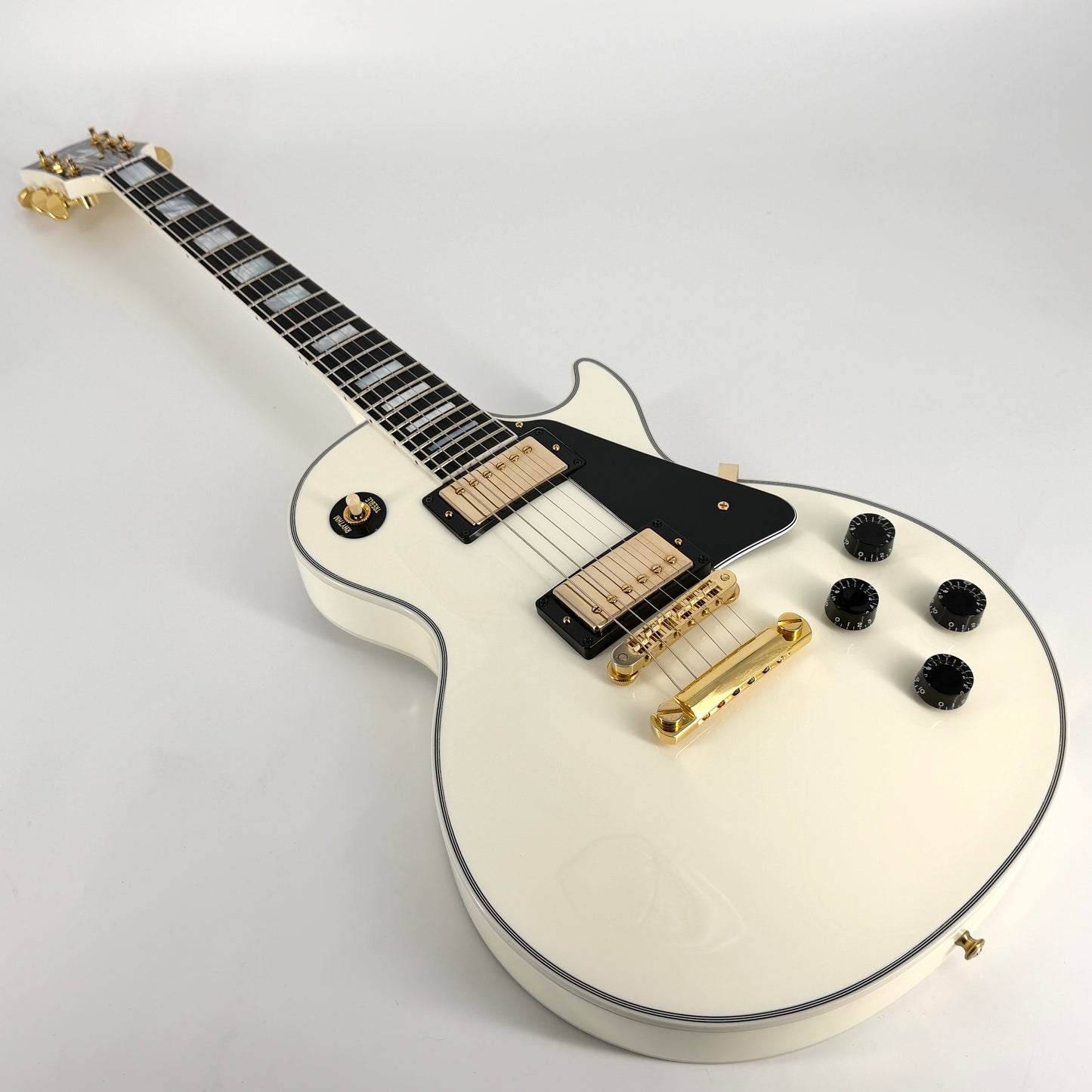 2019 Gibson Les Paul Custom – Alpine White