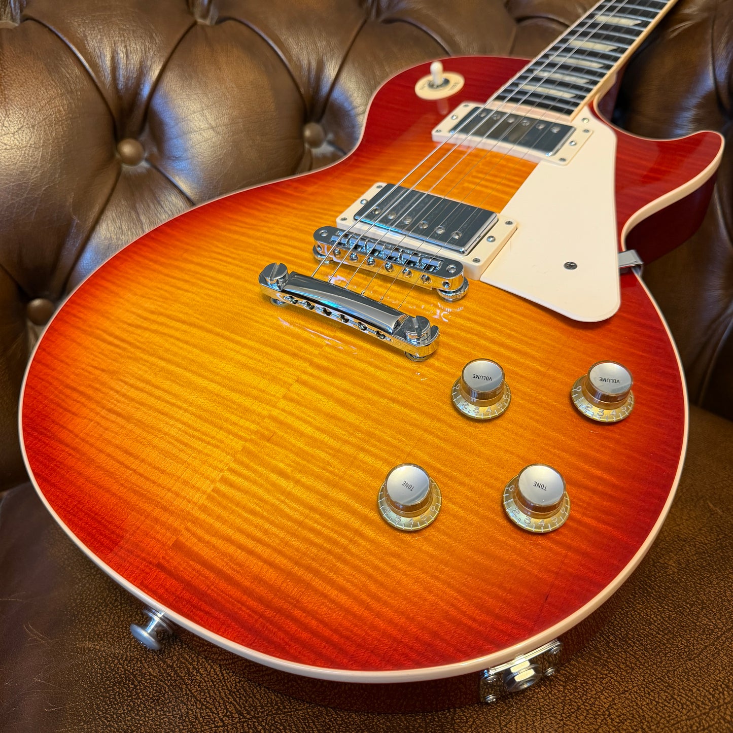 2016 Gibson Les Paul Standard – Cherry Sunburst