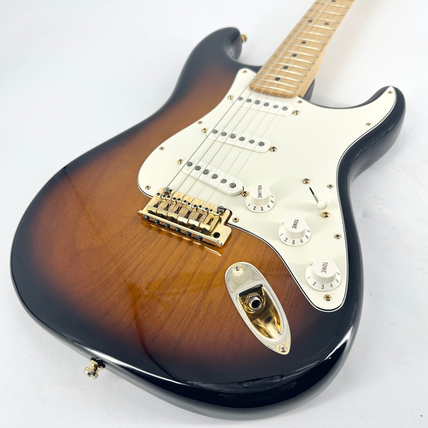 2014 Fender 60th Anniversary Commemorative American Stratocaster –  2 Tone Sunburst