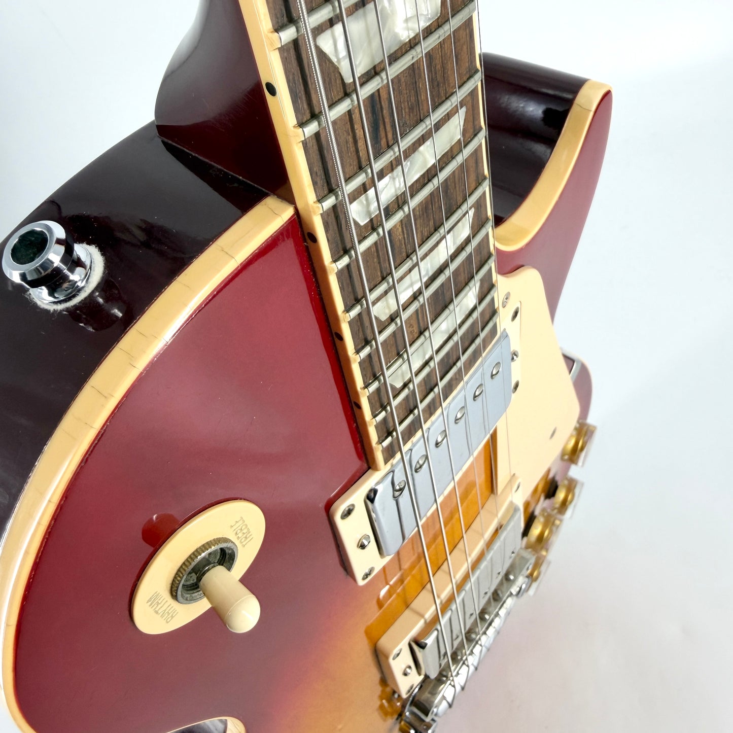 1995 Gibson Les Paul Standard – Cherry Sunburst