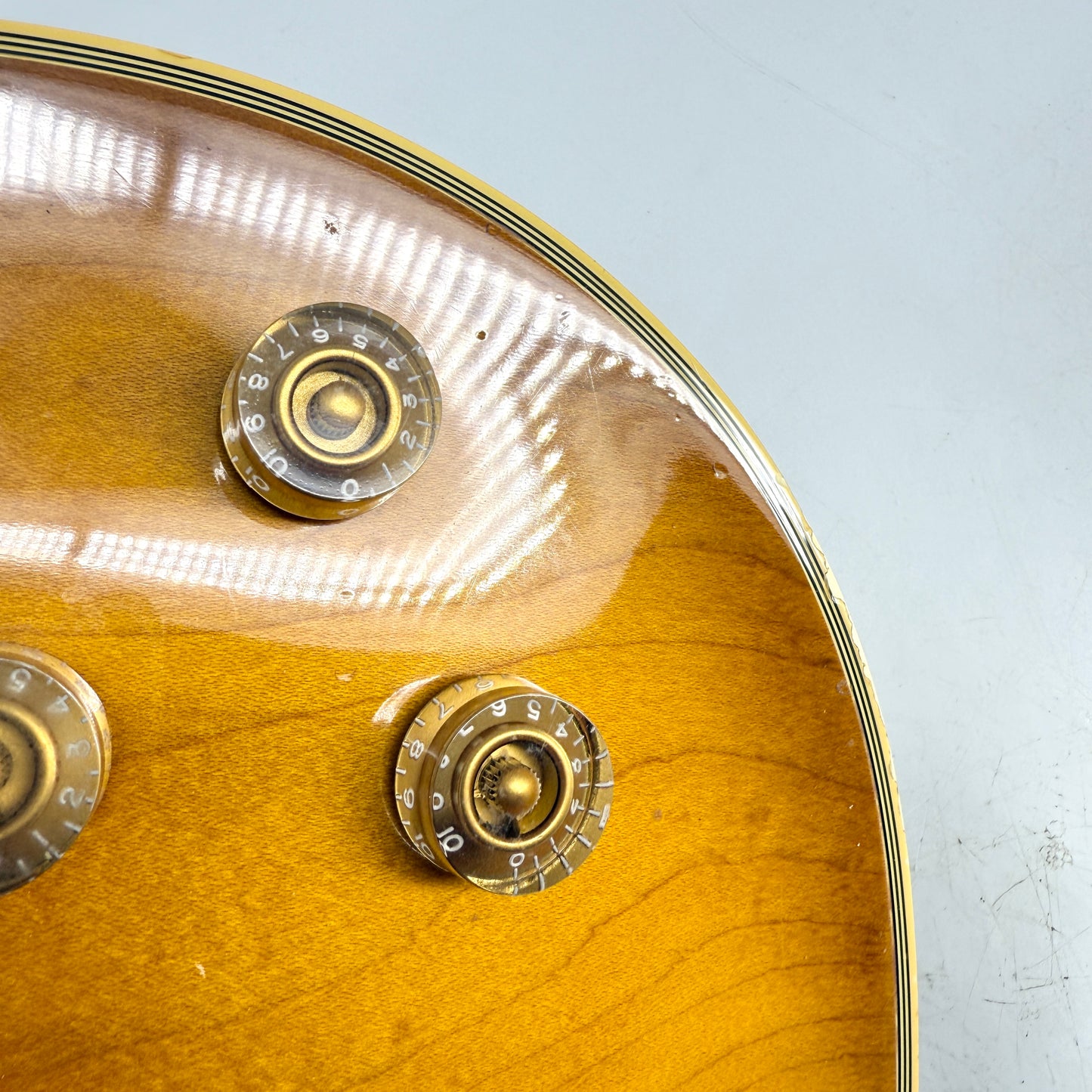 1998 Gibson Les Paul Custom – Honey Burst