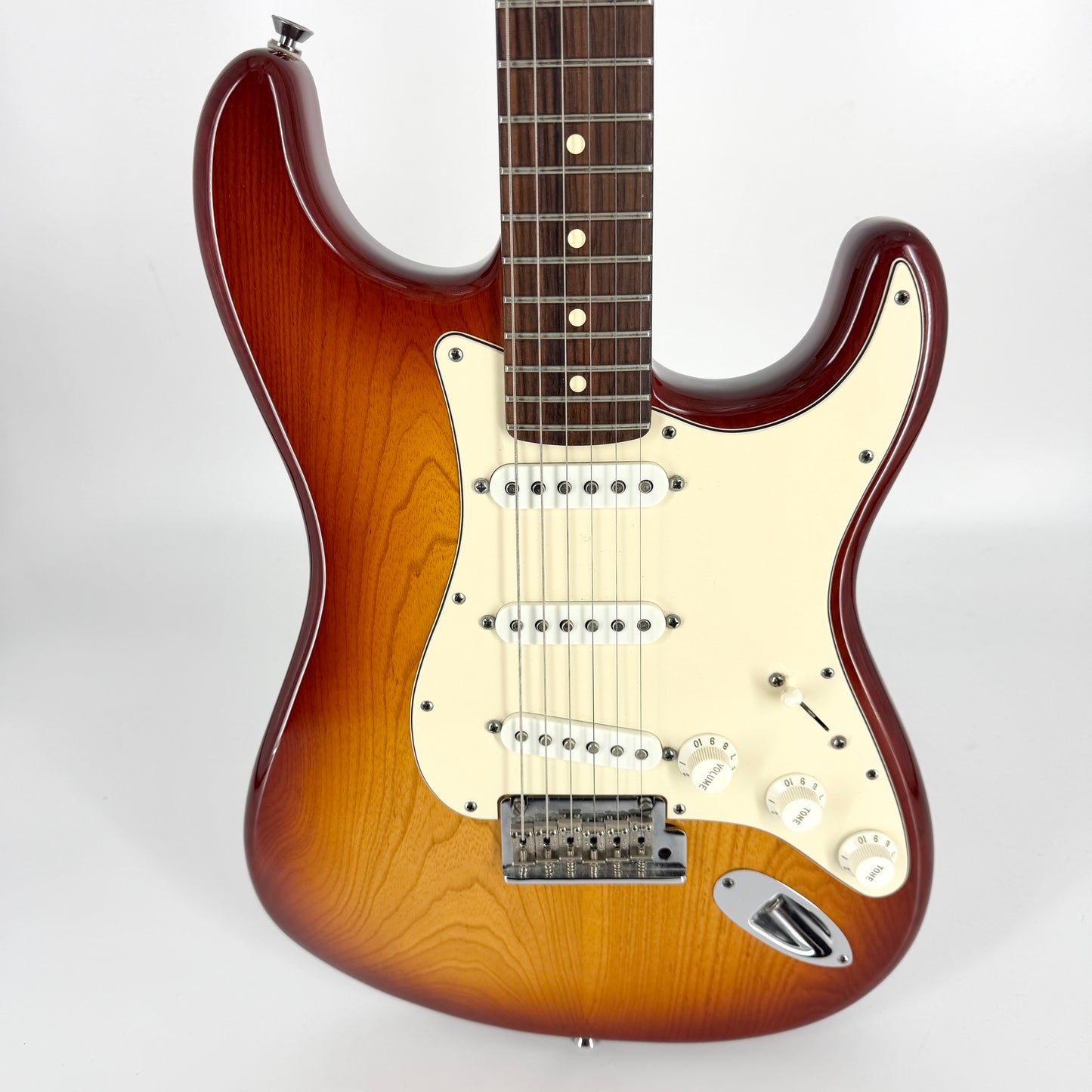 2011 Fender American Standard Stratocaster – Sienna Sunburst