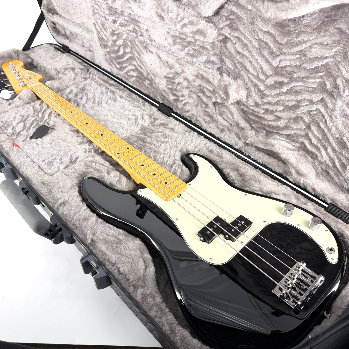 2024 Fender American Professional II Precision Bass - Black