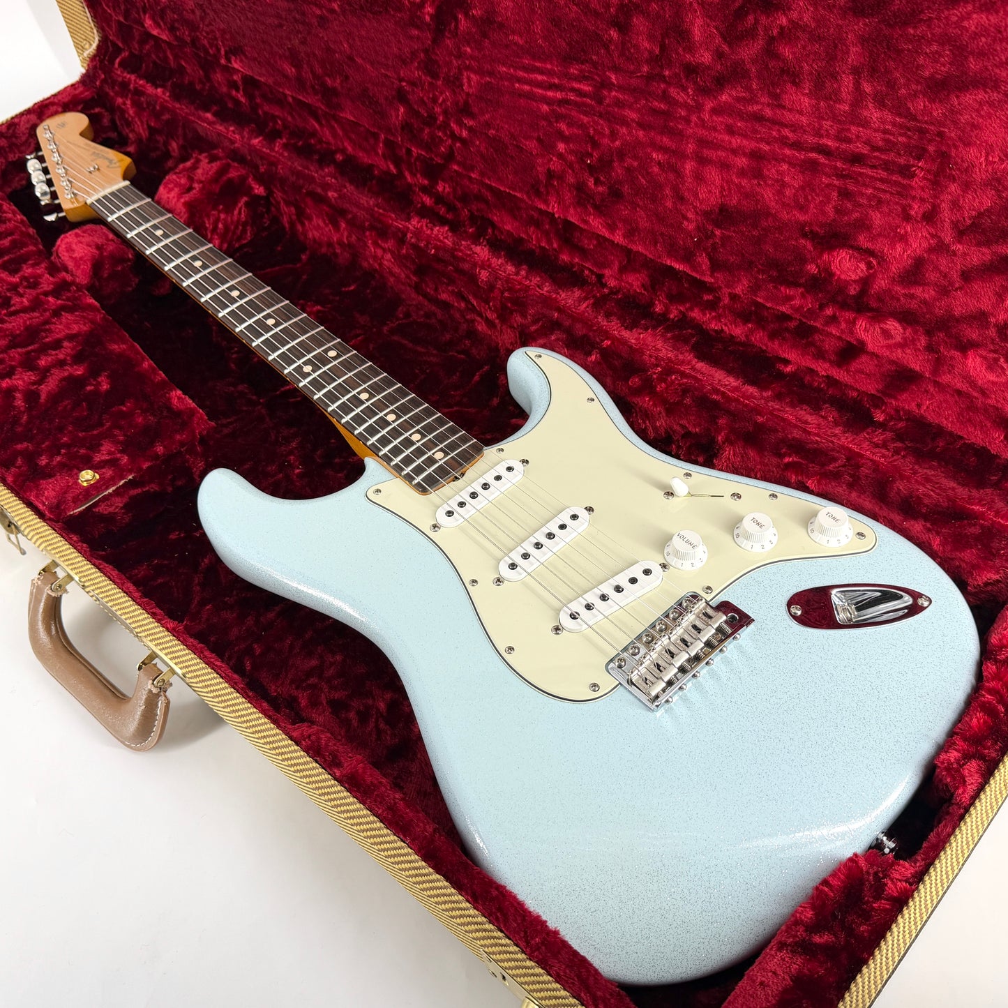 2022 Fender Custom Shop ’63 Lush Closet Classic Stratocaster – Sonic Blue Sparkle