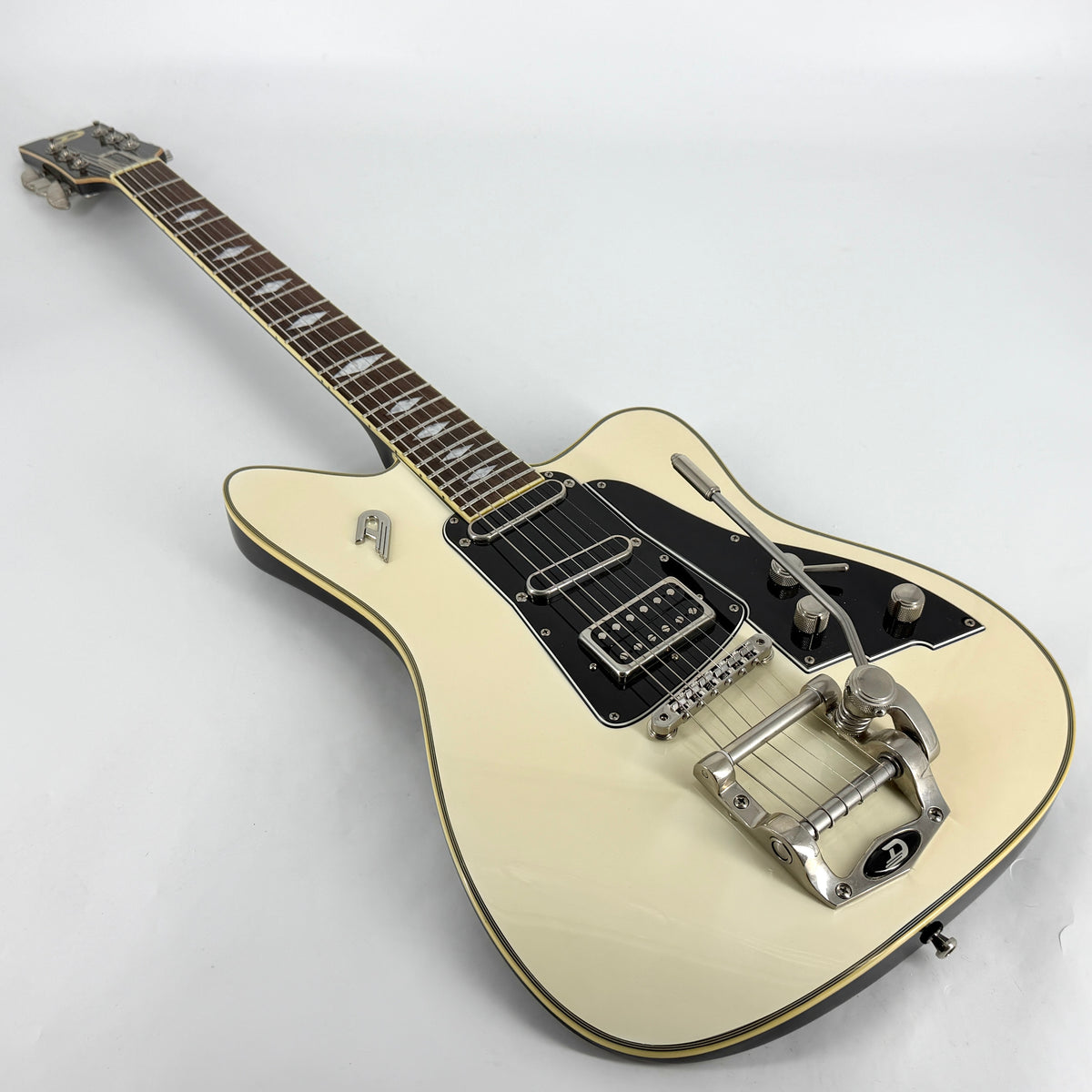 2022 Duesenberg Paloma - White