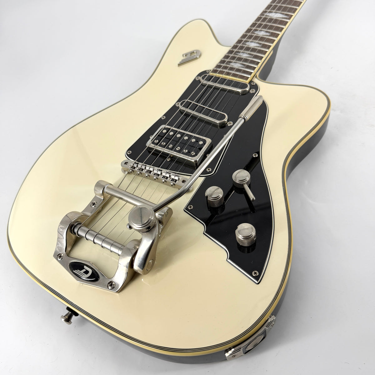2022 Duesenberg Paloma - White