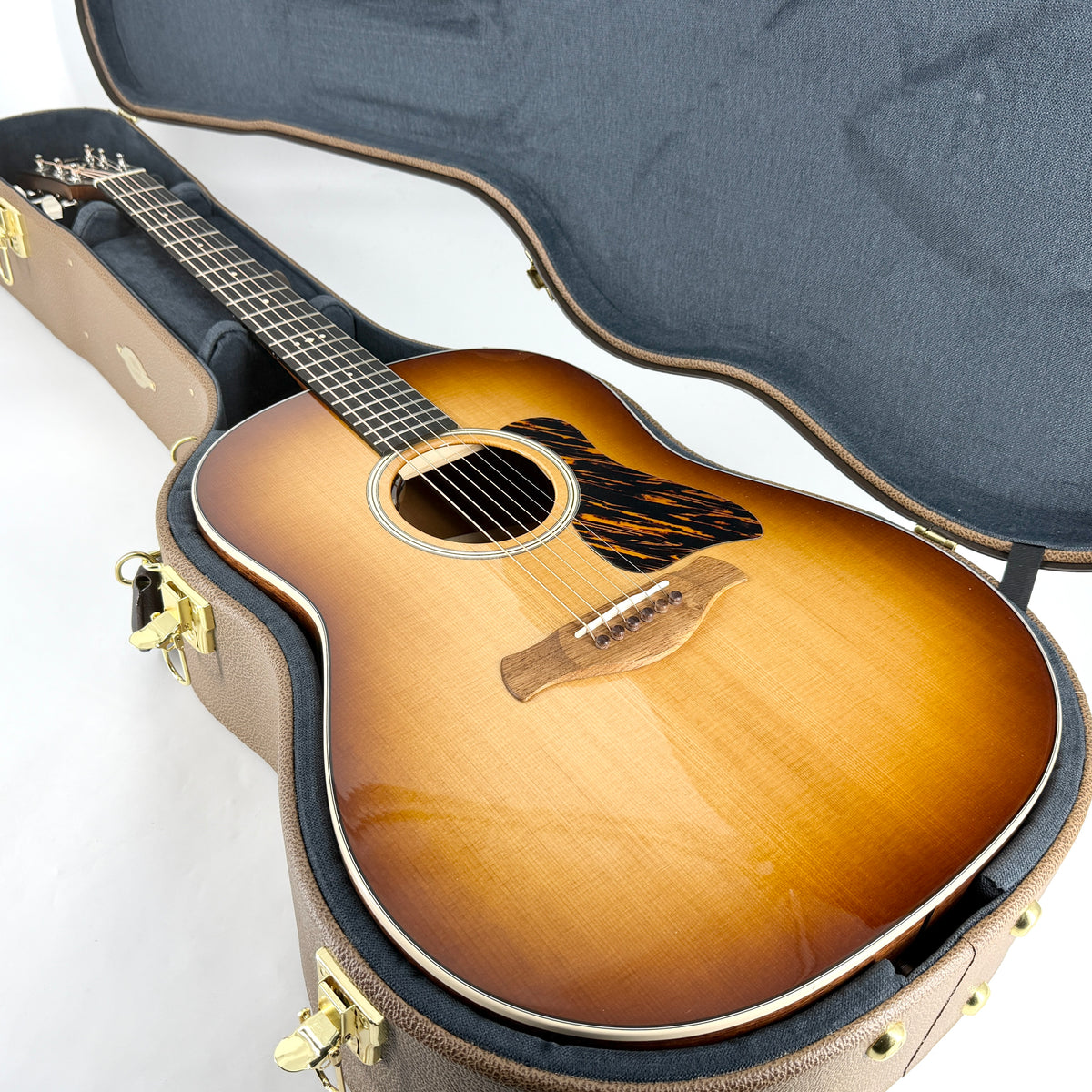 2025 Taylor 517e Grand Pacific Gold Label - Sunburst