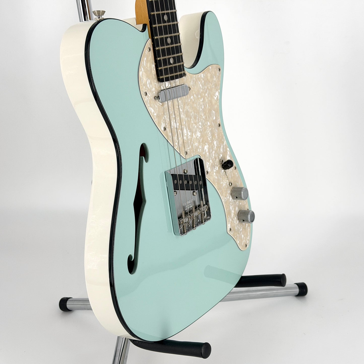 2019 Fender Limited Edition Two-Tone American Thinline Telecaster – Daphne Blue / White