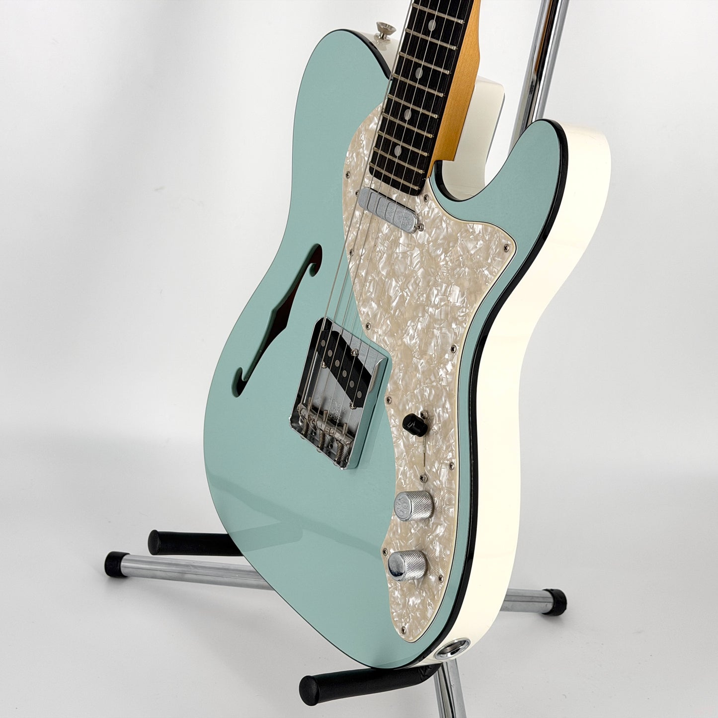 2019 Fender Limited Edition Two-Tone American Thinline Telecaster – Daphne Blue / White