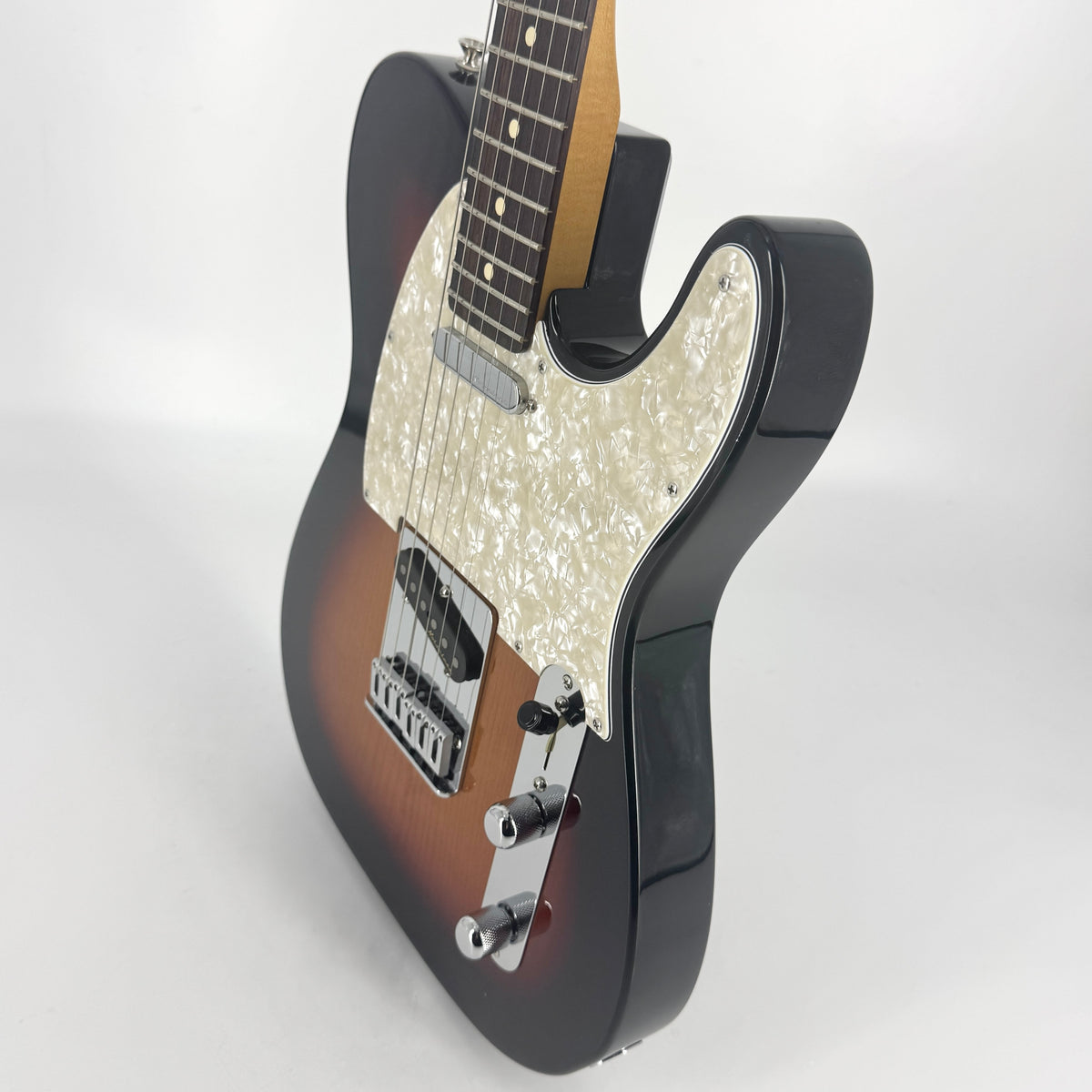2025 Fender Player II Modified Telecaster – 3 Tone Sunburst
