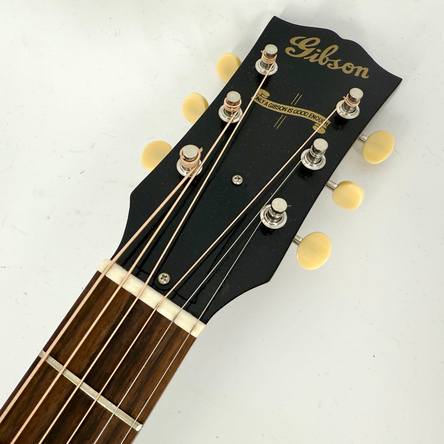 2023 Gibson 1942 Banner J-45 - Vintage Sunburst