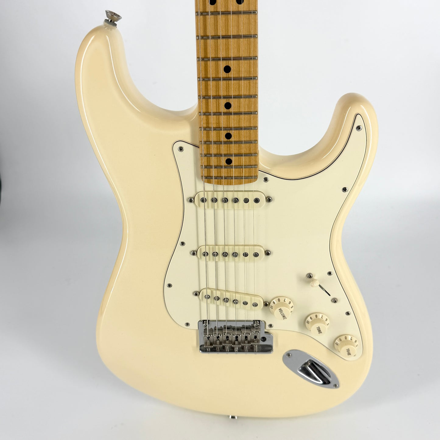 2016 Fender American Professional Stratocaster – Olympic White