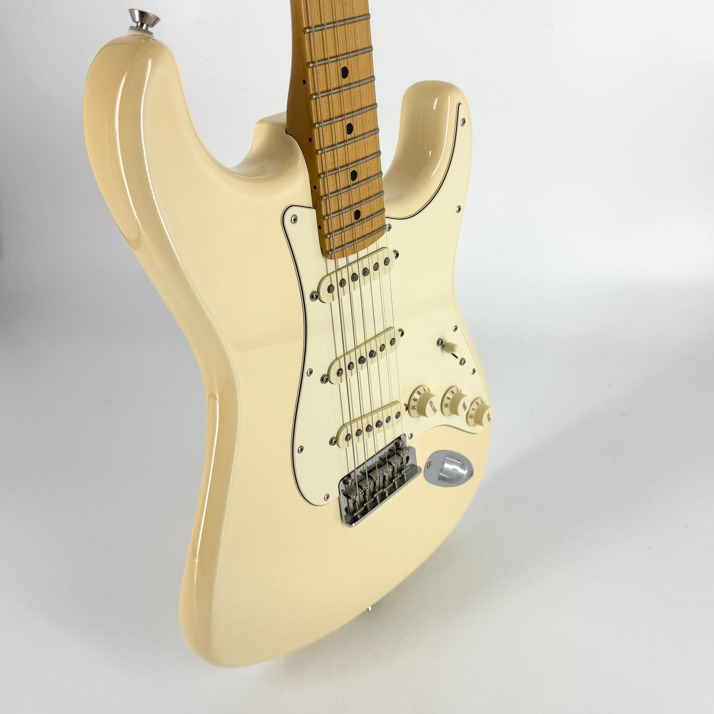 2016 Fender American Professional Stratocaster – Olympic White