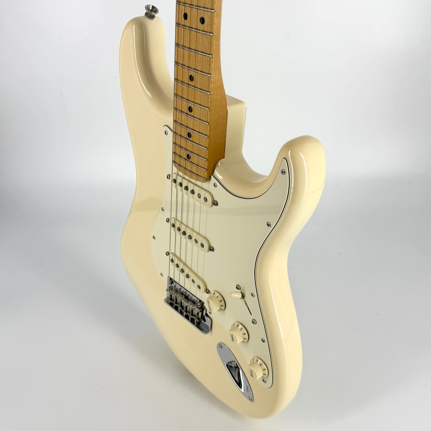 2016 Fender American Professional Stratocaster – Olympic White