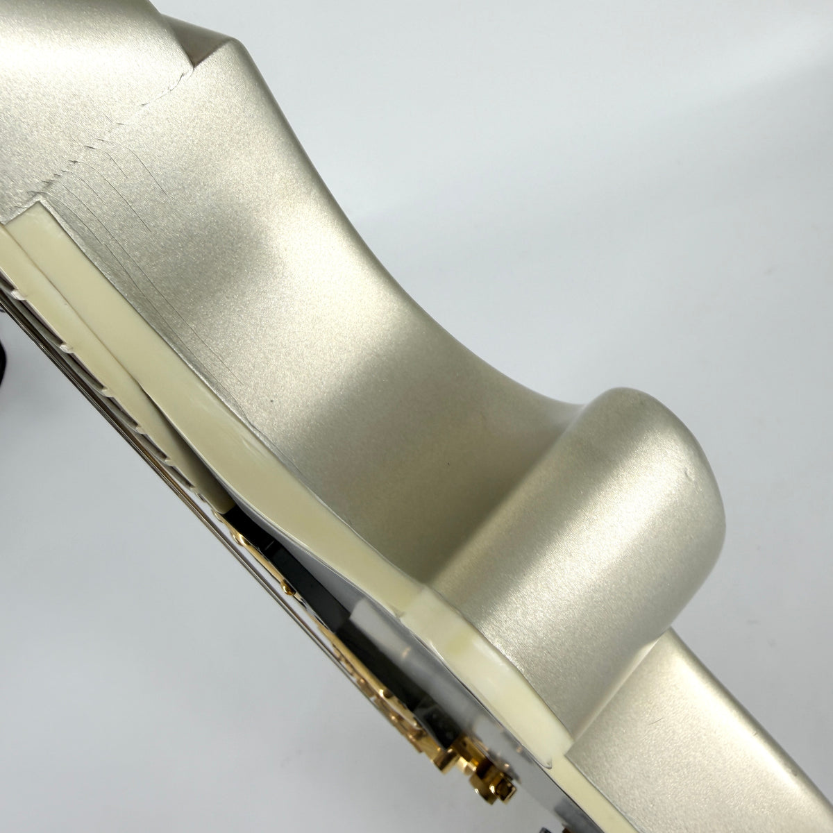 2002 Gibson Custom Shop Les Paul Standard – Silver