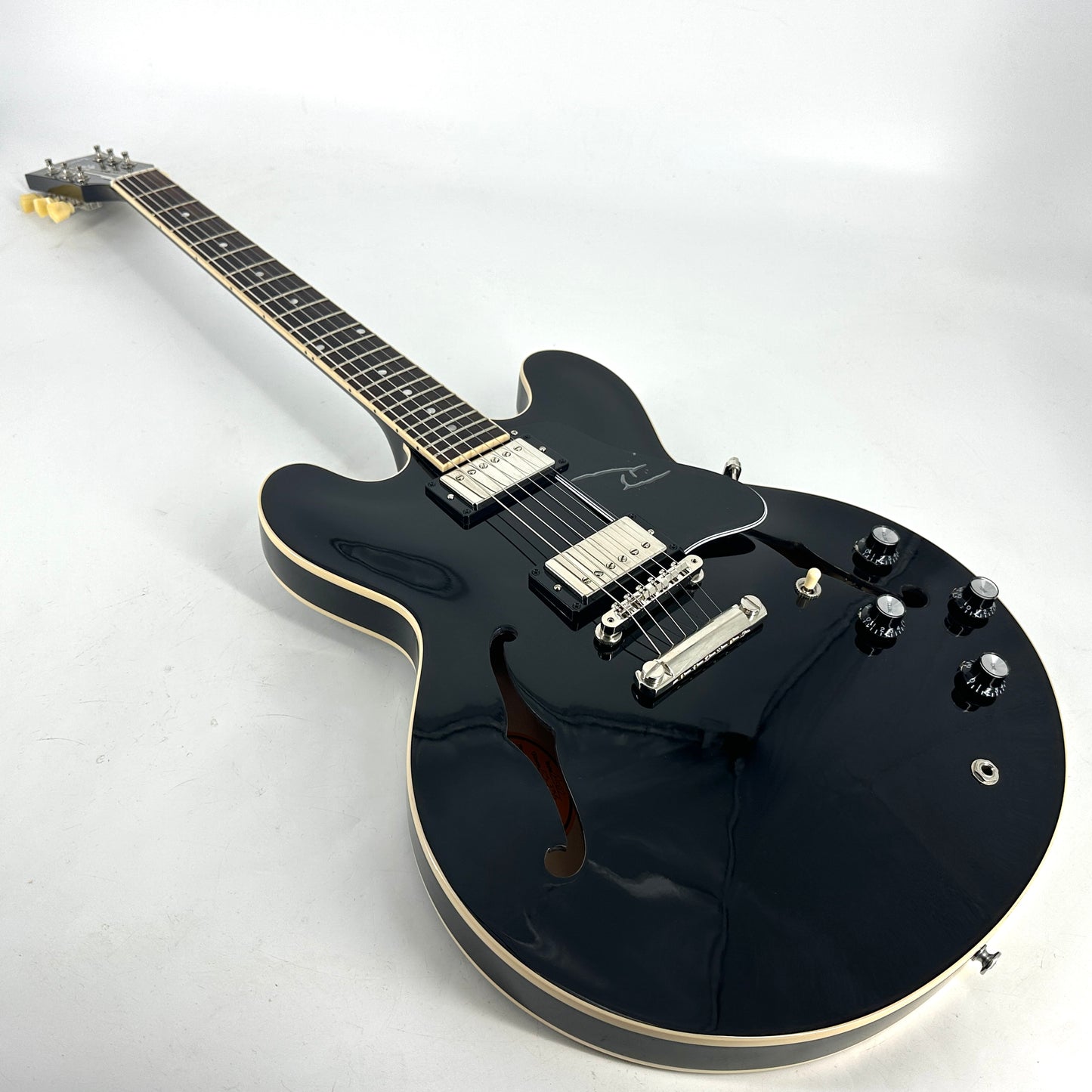 2022 Gibson ES-335 – Vintage Ebony