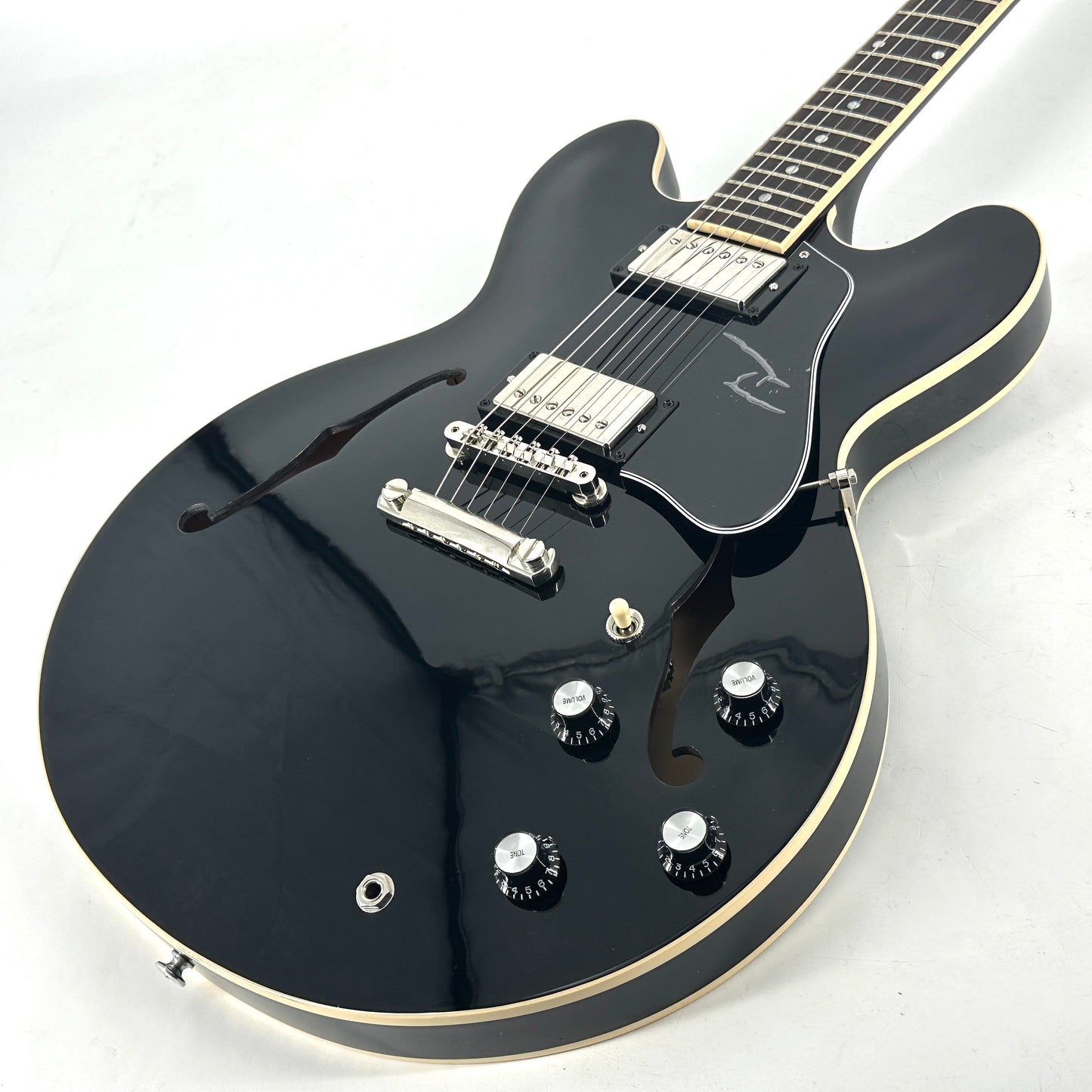 2022 Gibson ES-335 – Vintage Ebony