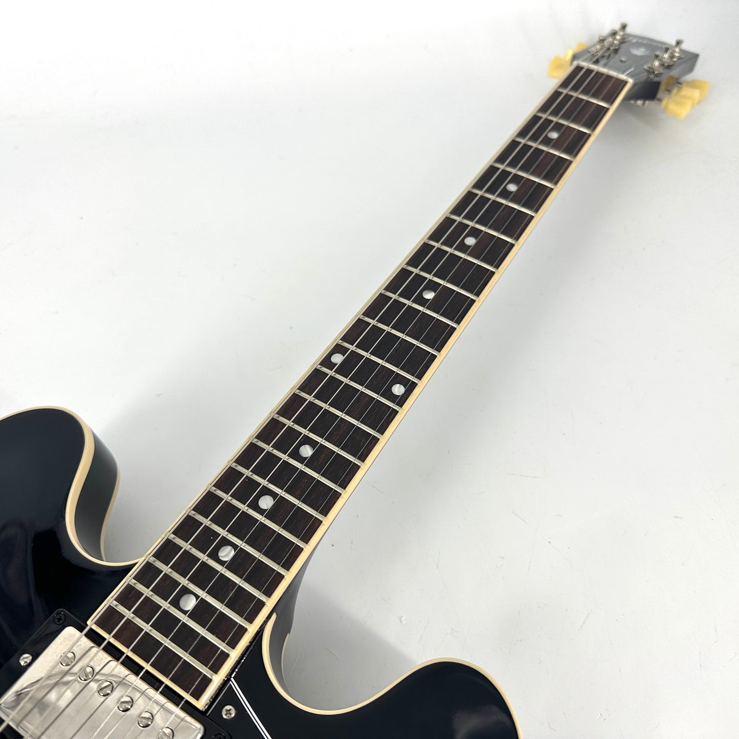 2022 Gibson ES-335 – Vintage Ebony