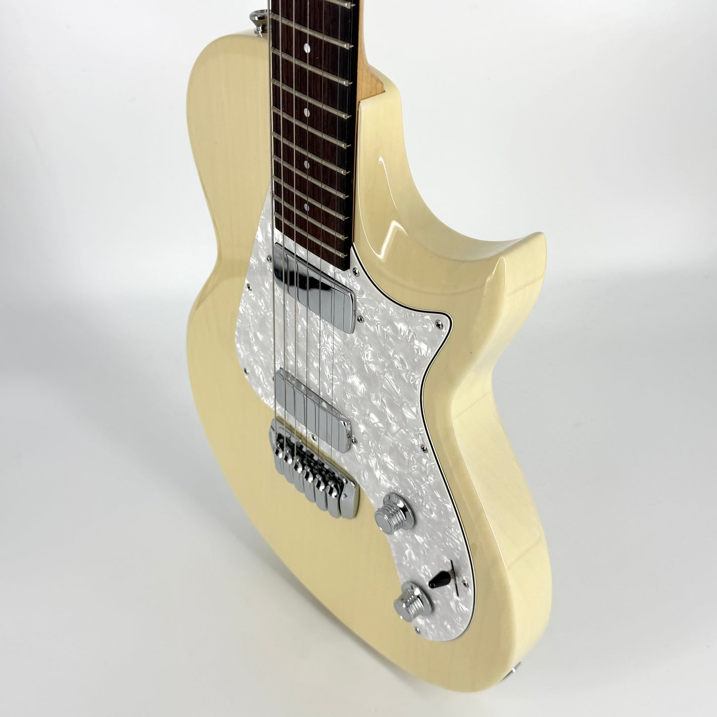 Taylor SB1-X Solidbody Classic – Trans White