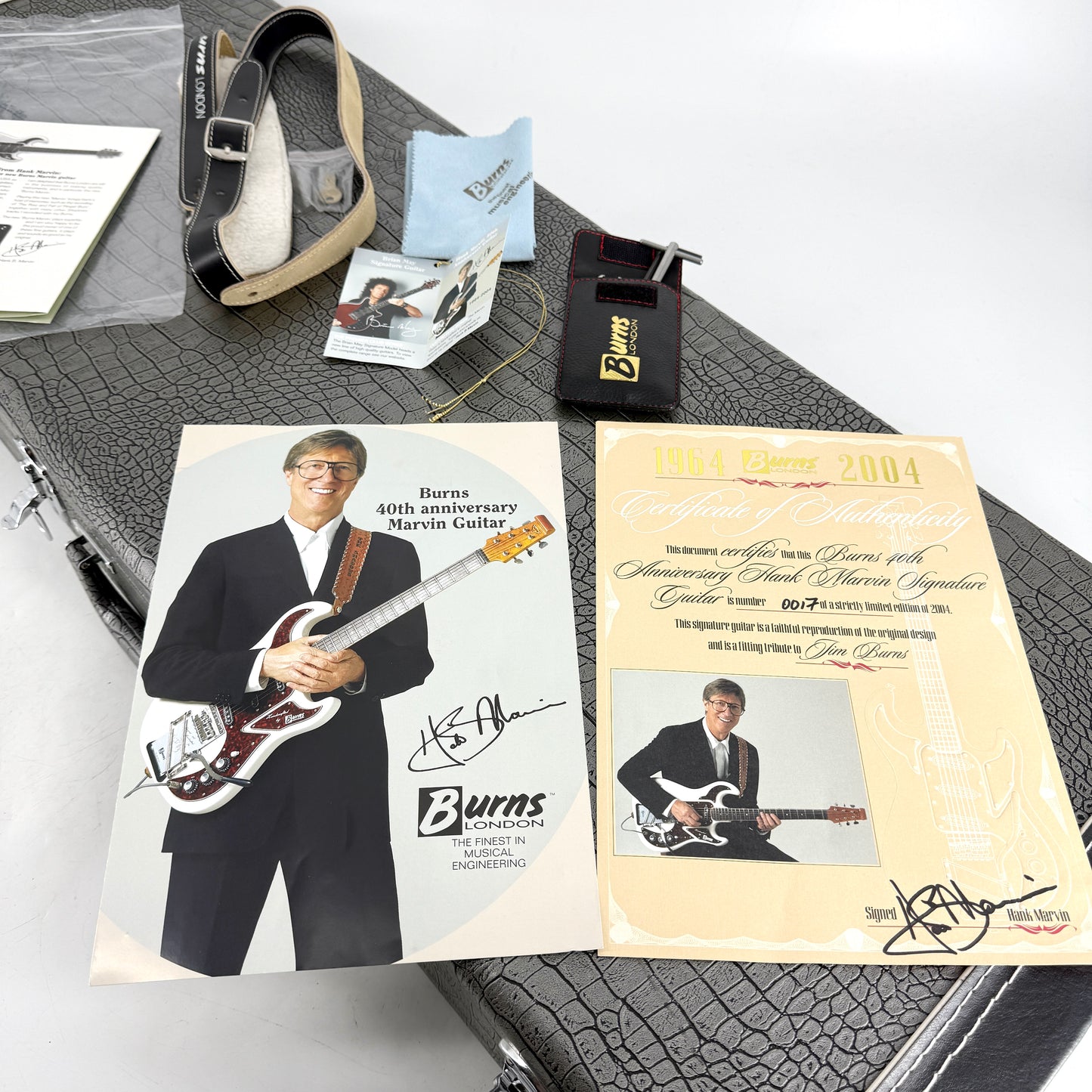 2004 Burns 40th Anniversary Hank Marvin 'The Marvin' Signature - Green Sunburst