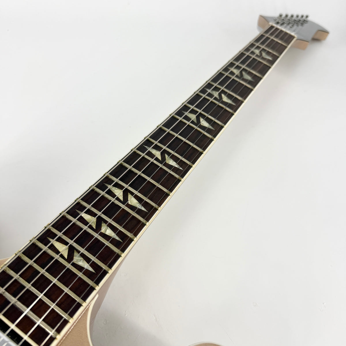 2015 Gibson Dave Grohl DG-335 – Gold Metallic