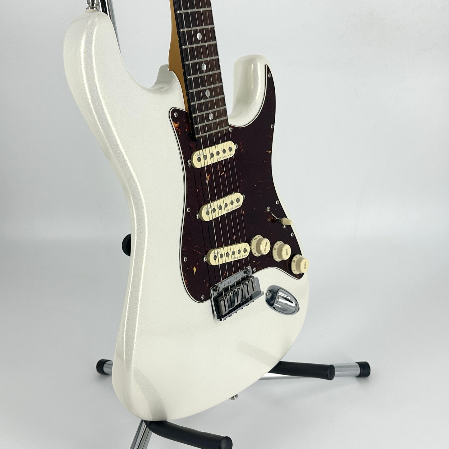 2023 Fender American Ultra Stratocaster – Arctic Pearl
