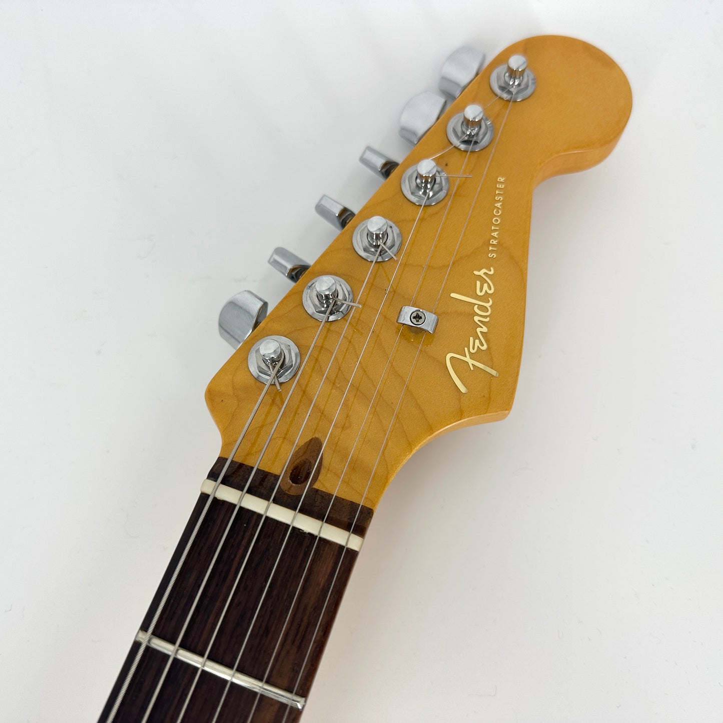 2023 Fender American Ultra Stratocaster – Arctic Pearl