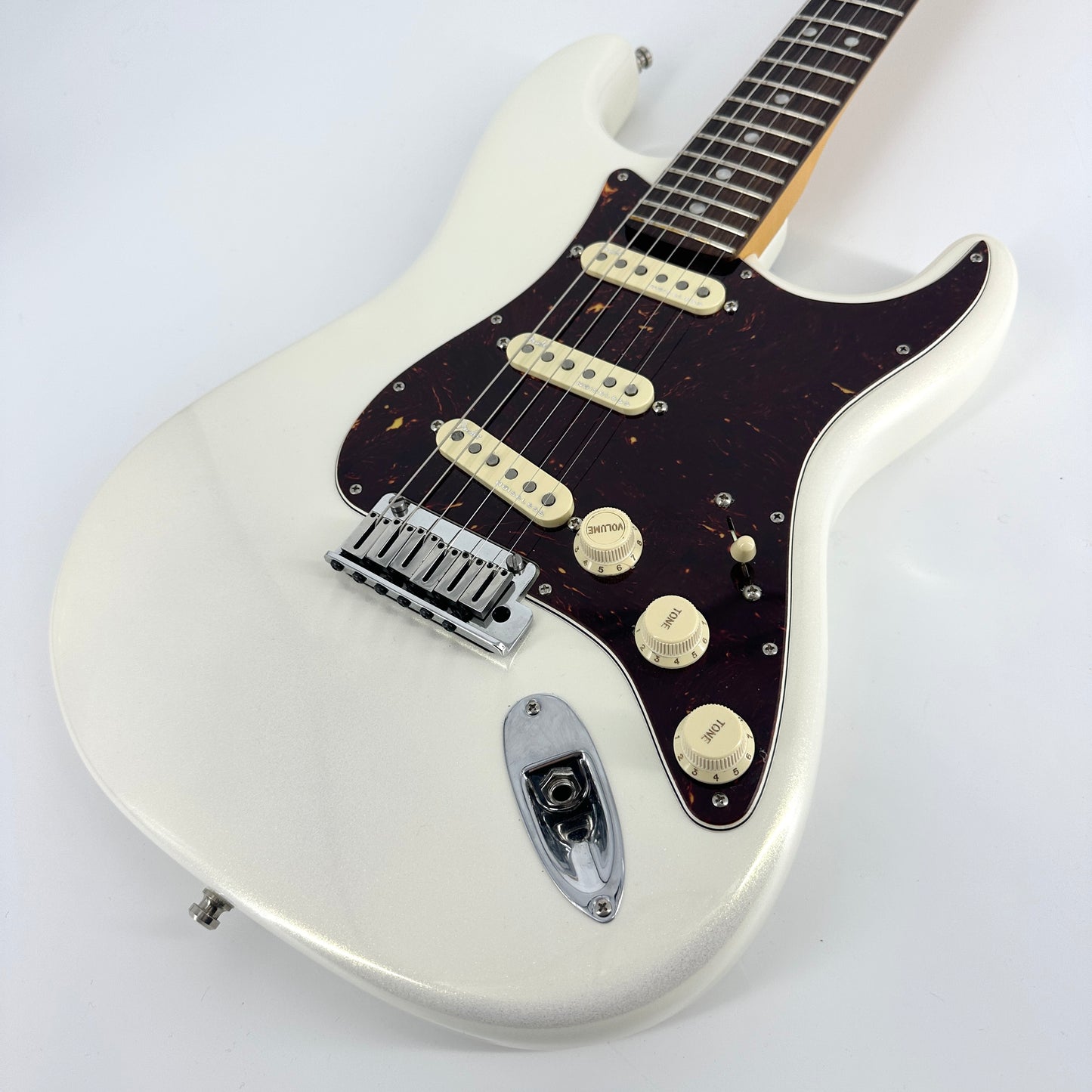 2023 Fender American Ultra Stratocaster – Arctic Pearl